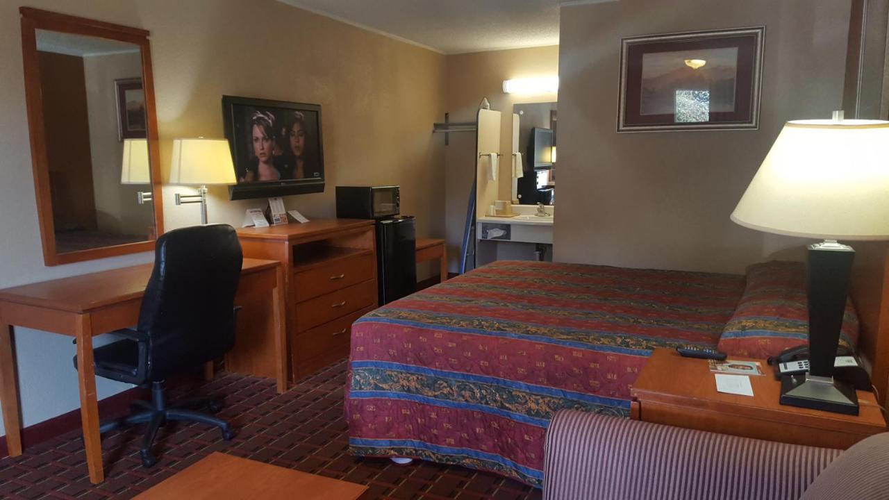 Scottish Inn Knoxville Extérieur photo